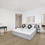 Trilogy Seafront Apartamento