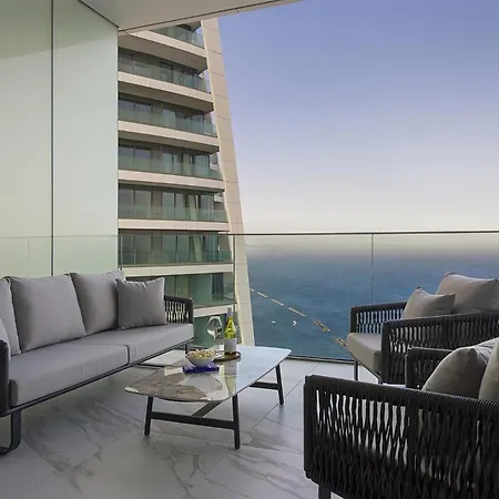 Trilogy Seafront Apartament *