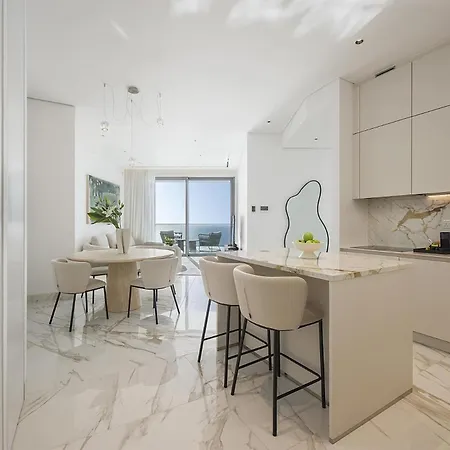 Trilogy Seafront Apartament