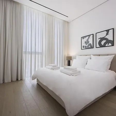 Trilogy Seafront Apartament *