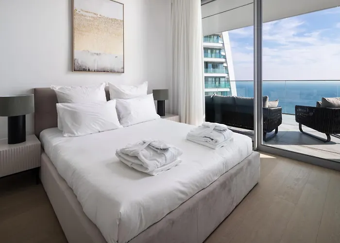 Trilogy Seafront Apartament