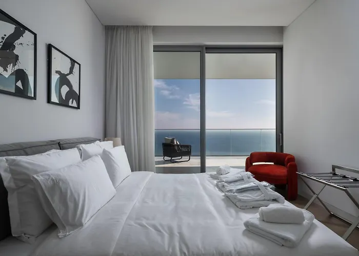 Trilogy Seafront Apartamento